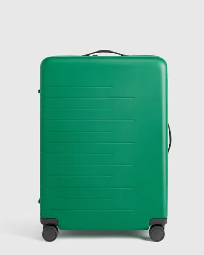Quince Expandable Large Check-in Suitcase