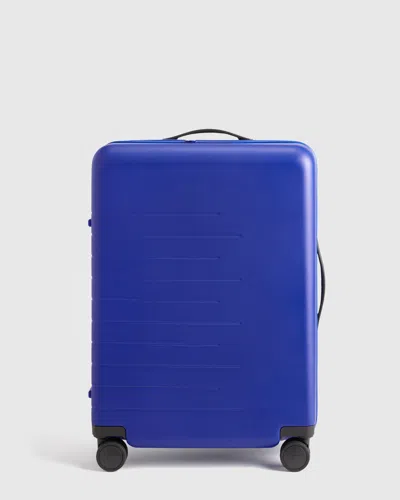 Quince Expandable Medium Check-in Suitcase