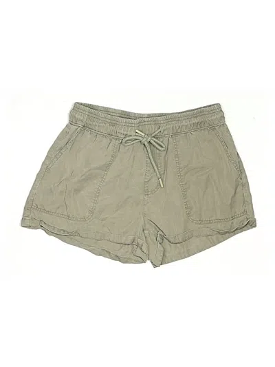 Pre-owned Quince Khaki Shorts In Green
