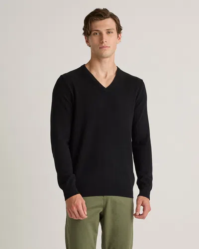 Quince Men's Mongolian Cashmere V-neck Sweater In Black
