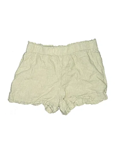 Pre-owned Quince Shorts In Green