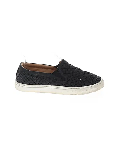 Pre-owned Quince Sneakers In Black