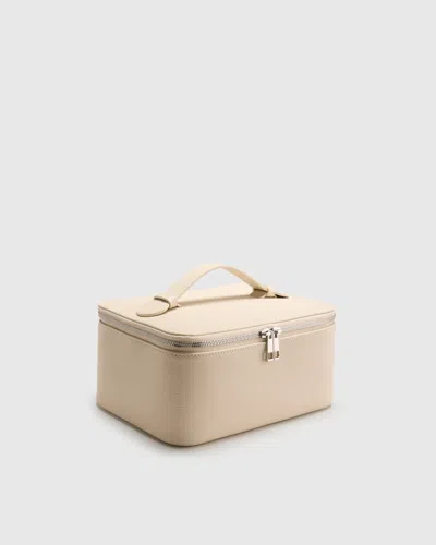 Quince Women's Italian Leather Travel Cosmetic Case In White
