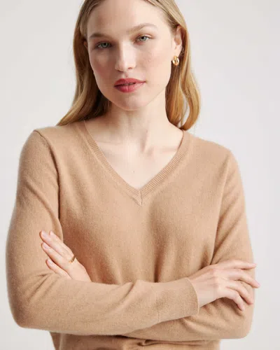 Quince Women's Lightweight Mongolian Cashmere V-neck Sweater In Camel