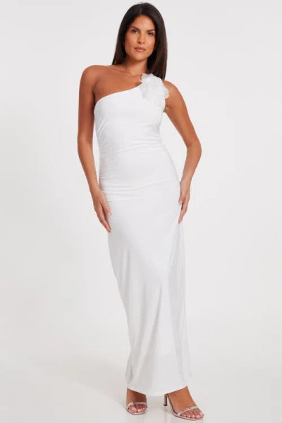 Quiz Asymmetric Scuba Crepe Maxi Dress With 3d Floral Detail In White