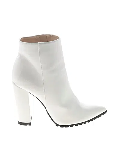 Pre-owned Qupid Ankle Boots In White