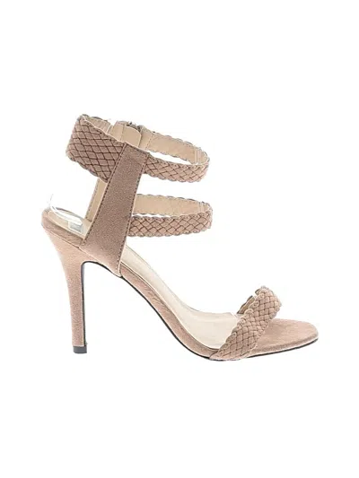 Pre-owned Qupid Sandals In Tan