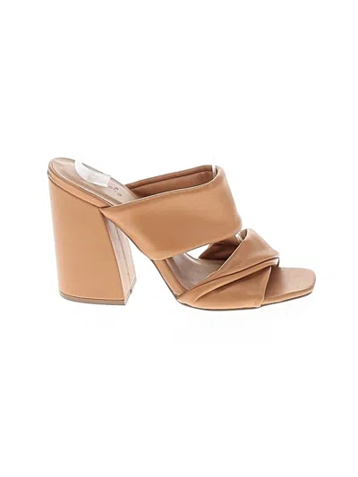 Pre-owned Qupid Sandals In Tan