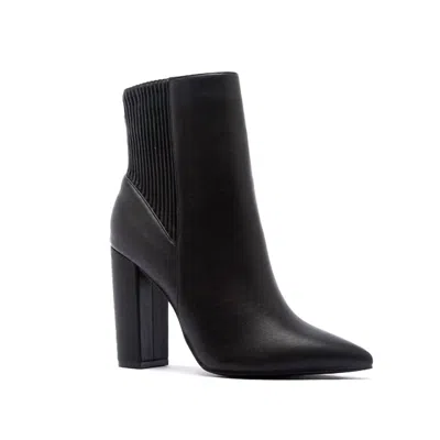 Qupid The Queen Of Hearts Stretch Boot In Black