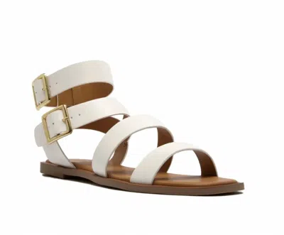 Qupid Women's Buckle Up Sandals In White