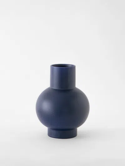 Raawii Vases Lifestyle  In Blue