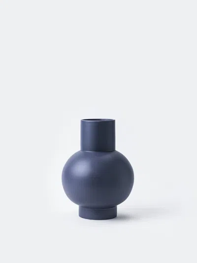 Raawii Vases Lifestyle  In Blue