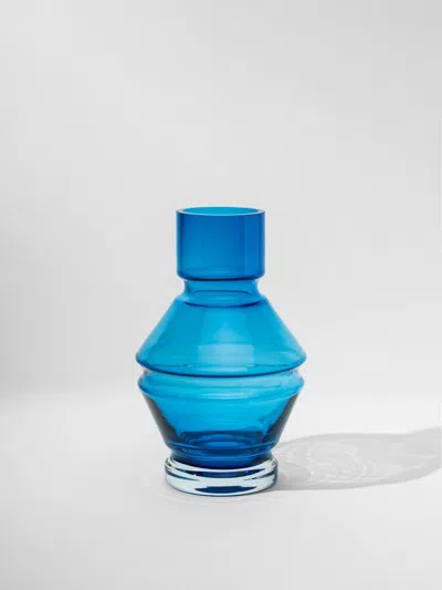 Raawii Vases Lifestyle  In Blue
