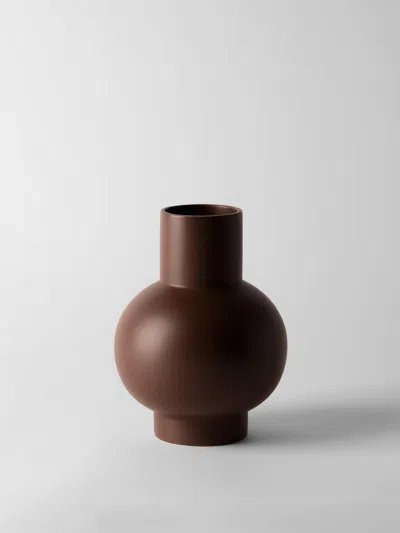 Raawii Vases Lifestyle  In Brown