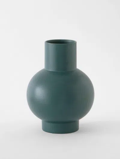 Raawii Vases Lifestyle  In Green