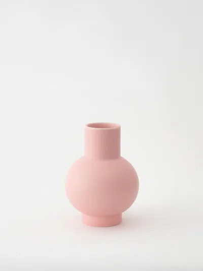 Raawii Vases Lifestyle  In Pink