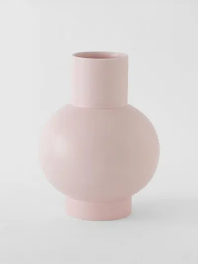 Raawii Vases Lifestyle  In Pink