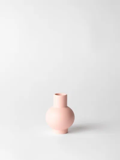Raawii Vases Lifestyle  In Pink