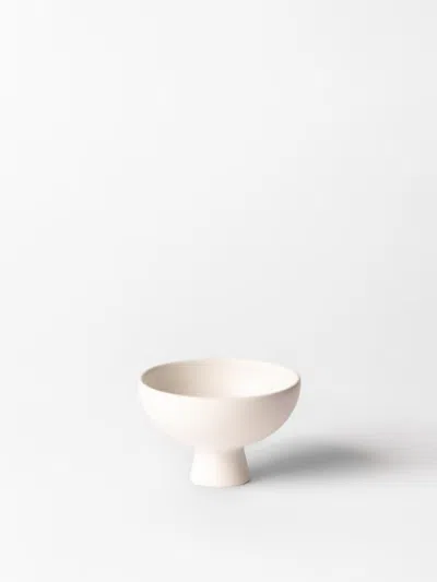 Raawii Vases Lifestyle  In White