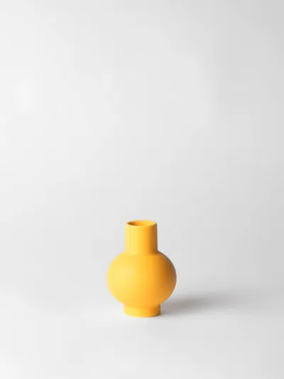 Raawii Vases Lifestyle  In Yellow