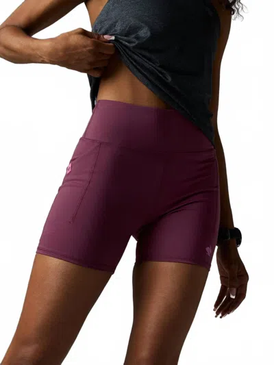 Rabbit Speed Leggy Shorts In Mauve In Purple
