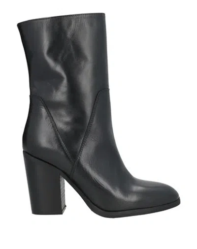 Raffaele Genga Woman Ankle Boots Black Size 10 Leather