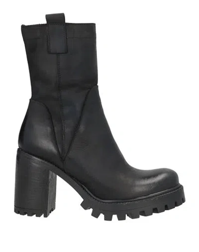 Raffaele Genga Woman Ankle Boots Black Size 10 Leather