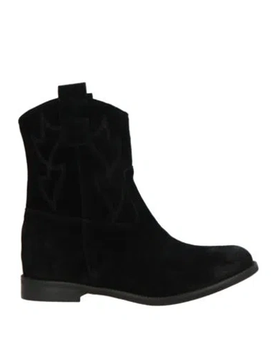 Raffaele Genga Woman Ankle Boots Black Size 8 Leather