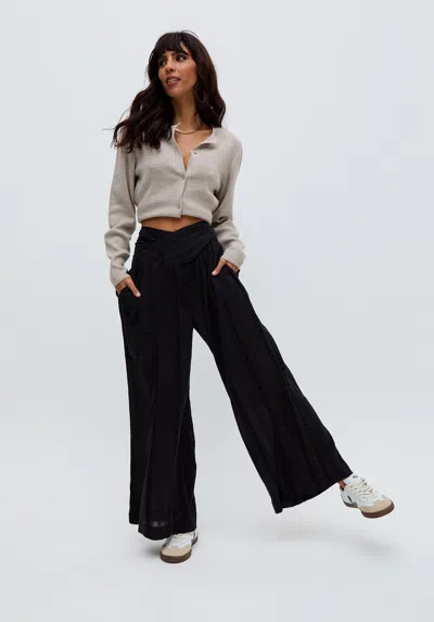 Raffya Women's Farrah Wide Leg Jacquard Trouser In Black