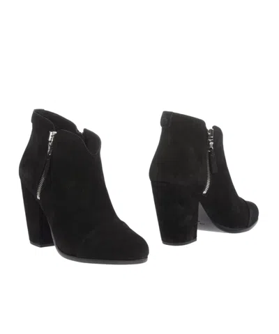 Rag & Bone Minimalist Suede Ankle Boots In Black