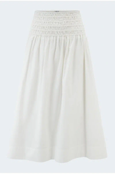 Rails Alessa In White