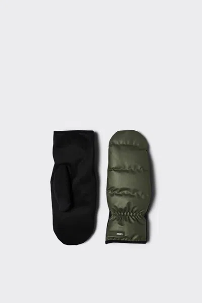 Rains Trekker Mittens In Evergreen In Green