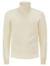 Rakki' Rakkì Honeycomb Stitch Turtleneck - White In Cream