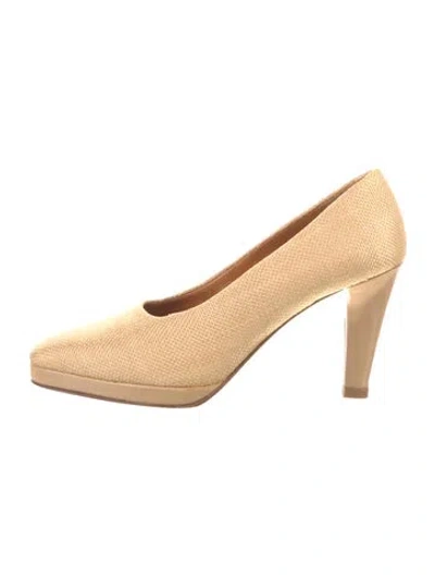 Pre-owned Ralph Lauren Raffia Pumps In Neutral