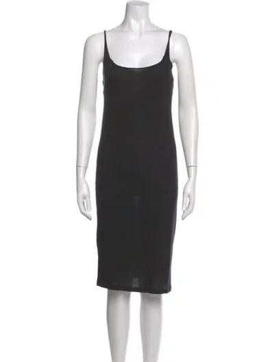 Pre-owned Raquel Allegra Scoop Neck Knee-length Dress In Gray