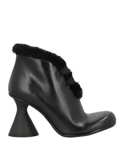 Ras Woman Ankle Boots Black Size 7 Leather