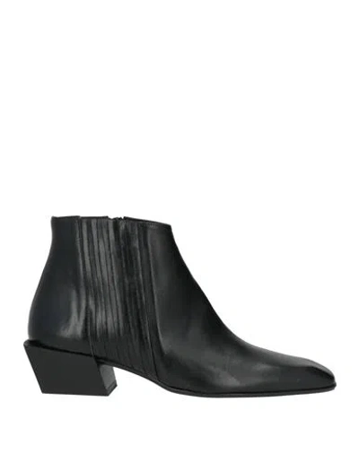 Ras Woman Ankle Boots Black Size 7 Leather