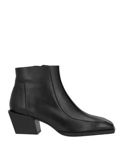 Ras Woman Ankle Boots Black Size 8 Leather