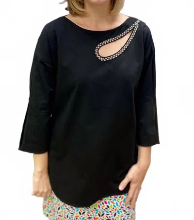 Ravel Cut Front Top In Black