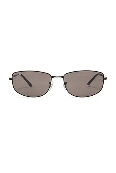 Ray Ban Oval Sunglasses In Black