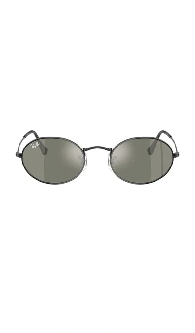 Ray Ban Oval Sunglasses In Gray