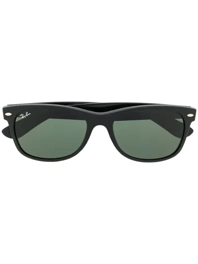 Ray Ban Rectangular Frame Sundglasses In Black