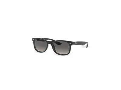 Ray Ban Rj9052s New Wayfarer (little Kid/big Kid) Fashion Sunglasses Black/light Grey Gradient Dark Grey: On