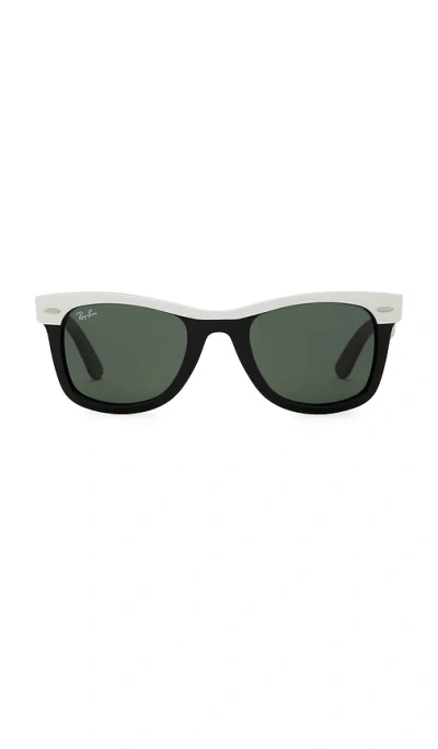 Ray Ban Wayfarer Sunglasses In Black