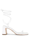 Raye Kourtney Block Heel In 白色