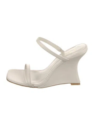 Pre-owned Raye Leather Slides In Neutral