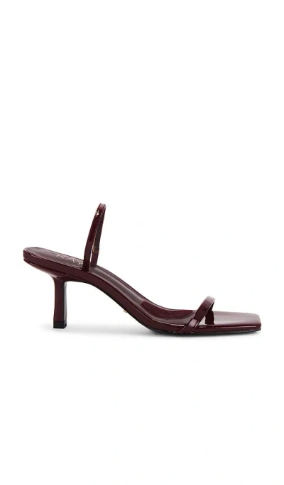 Raye Linz Sandal In Red