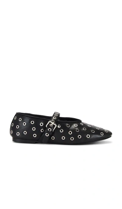 Raye Flach Oriya In Black