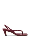 Raye Prue Sandal In 葡萄酒色