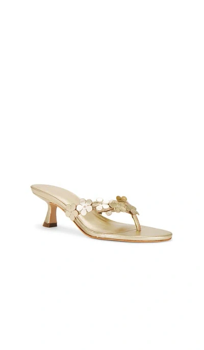 Raye Zoey Sandal In 라잇 골드